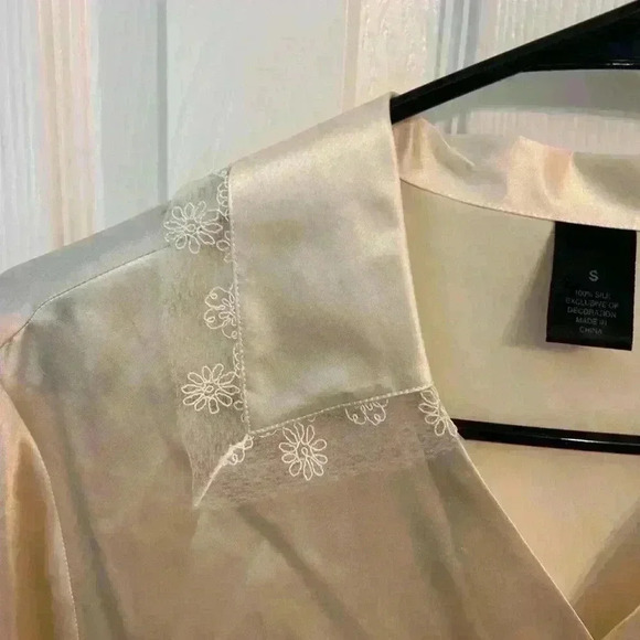 Silk Long Sleeve with Lace Blouse Size S - Picture 6 of 6